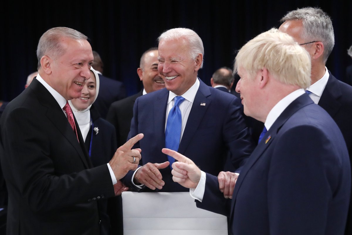 ihacomtr's tweet image. NATO Zirvesinde renkli anlar! Johnson'dan Erdoğan'a Türkçe şaka...

iha.com.tr/1076357/