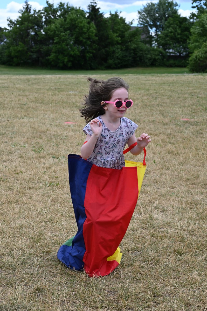 WellingtonCath's tweet photo. As today is officially the last day of school, we want to wish all students and families a safe and relaxing summer vacation! https://t.co/K7xs0xMFp9
