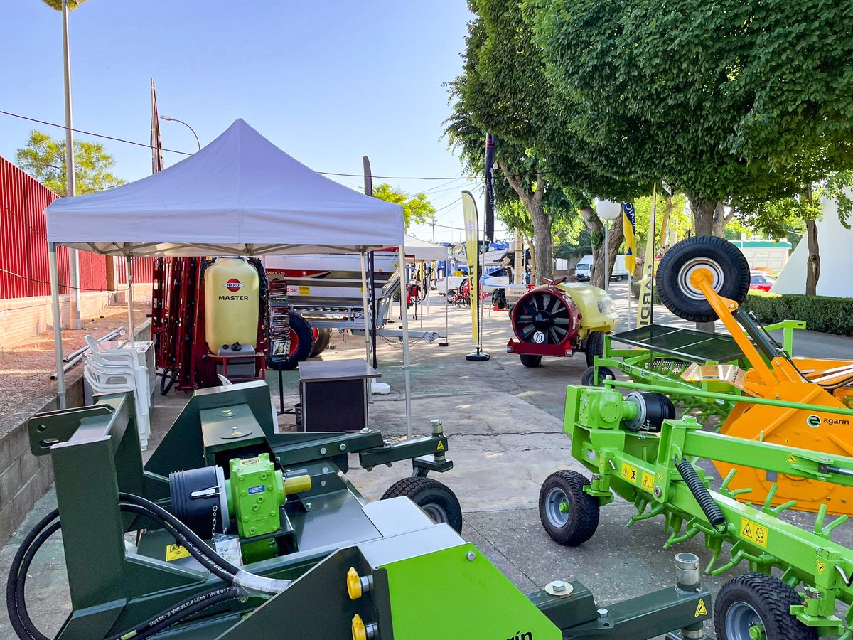 hardimistblower's tweet photo. ¡No te lo puedes perder! 🤩

 #PLAGAS #herbicida #tratamientofitosanitario #pulverizadorsuspendido #CampoNoPara #MaquinariaAgricola #pulverizadores #atomizador #pulverizador #HARDIIberia #HardiSpain #HARDI #IlemoHARDI #agricultor #agricultura #estamosdeferia #feria #FERCAM https://t.co/vDHqcIePhc