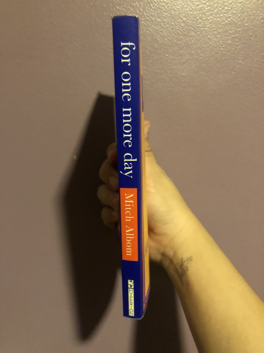 riddledelidayph's tweet photo. ❗️ WTS | LFB ❗️
For One More Day by Mitch Albom
-200php
-mop: gcash
-mod: gogoexpress, flashexpress
#books #foronemoreday #mitchalbom https://t.co/yCmKhq9tZB