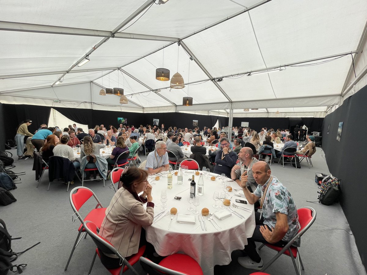 ikapaulpont's tweet image. 3ème rencontres du GDR Polymères &amp;amp; Océans, 172 participants pour 3 incroyables journées de partage des connaissances sur les avancées scientifiques sur la pollution plastique🌊🌍🔬@CNRS @Ifremer_fr @Anses_fr @Plastic_EU @ISblue_school @regionbretagne @finistere_29 @LemarLab