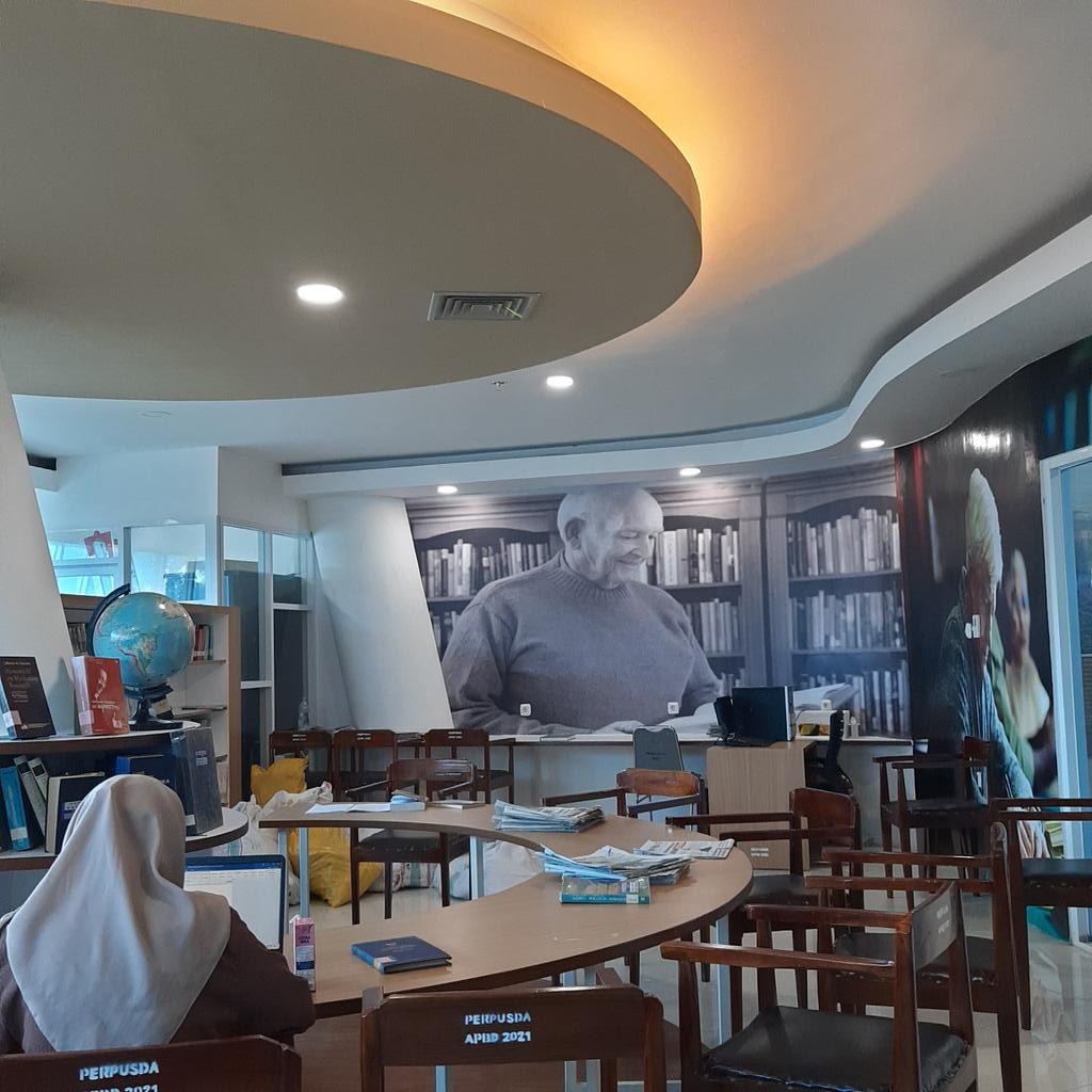 Dprbubble's tweet image. Abis ke perpus 💥📚