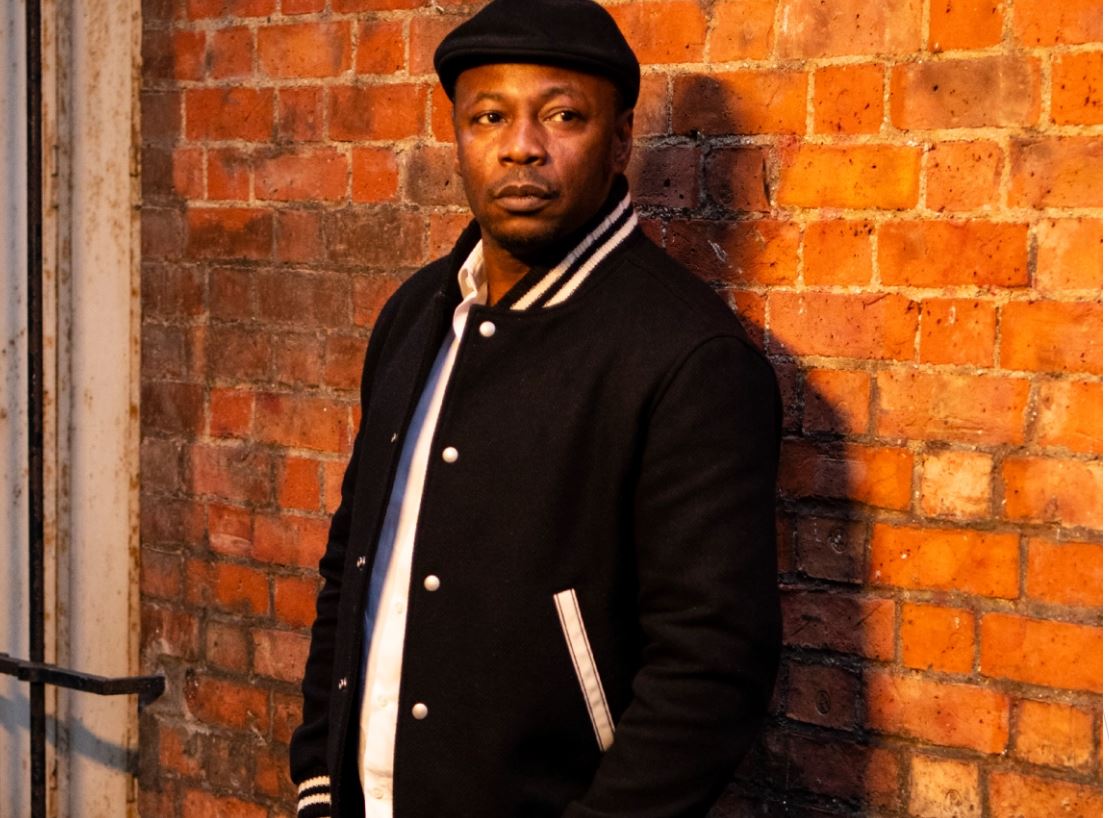 blog_bazart's tweet photo. MC Solaar en levée de rideau du 41e Jazz à Vienne
 MC Solaar est de retour à Vienne avec le New Big Band Project réunissant une formation de jazz et l’Orchestre des pays de Savoie. Un spectacle dirigé par Issam Krimi où il revisite les tubes de ses trois premiers disques. https://t.co/rXD3okiEVr