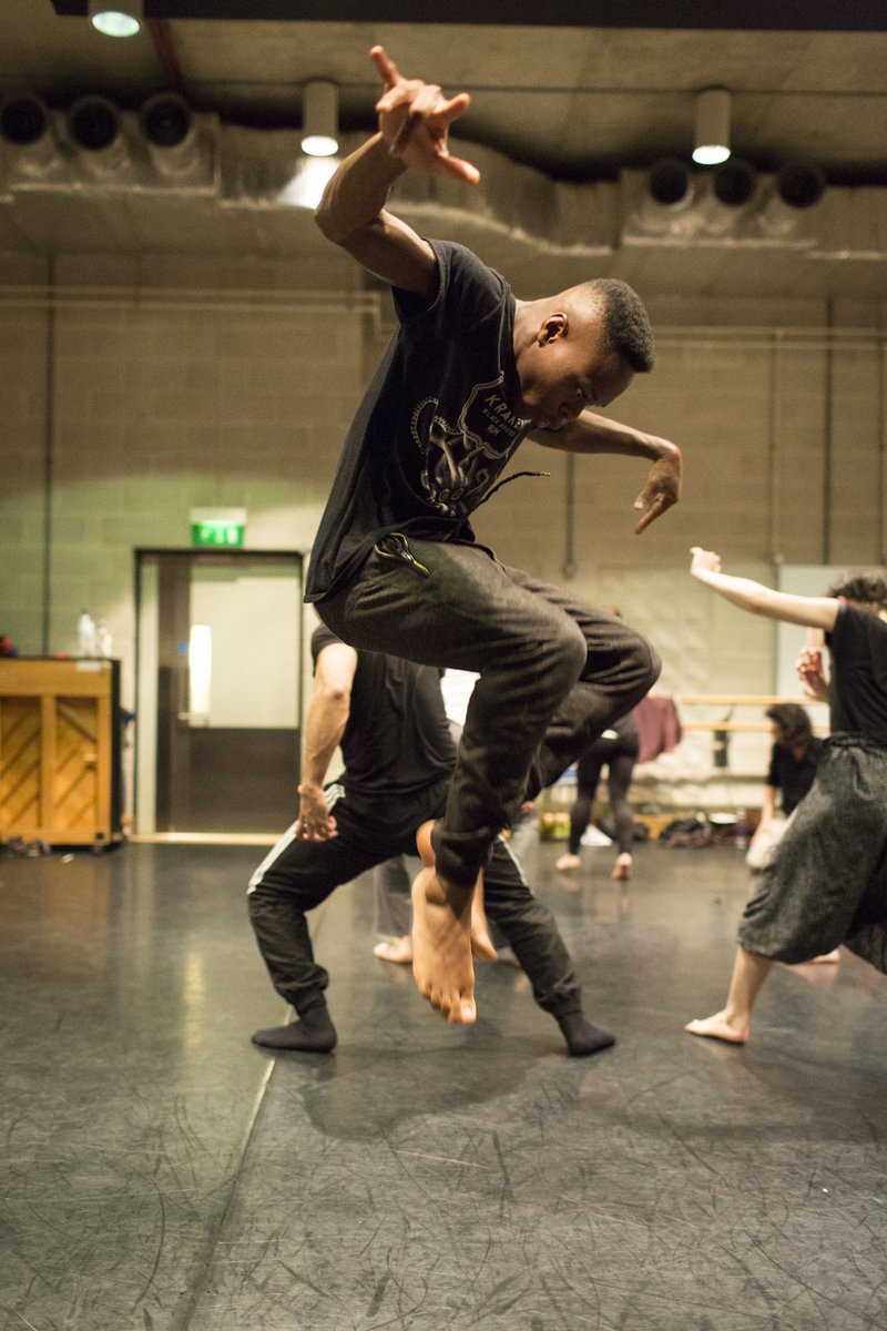 shapesinmotion's tweet photo. Movers, would you like to move? Two new workshops coming up 14th August for actors, movers &amp; makers of movement … get in touch for more details: 10% off for @SpotlightUK members #movementinperformance #movementforactors 

https://t.co/3mMhNhTc4f https://t.co/FBSbRs7Xl7