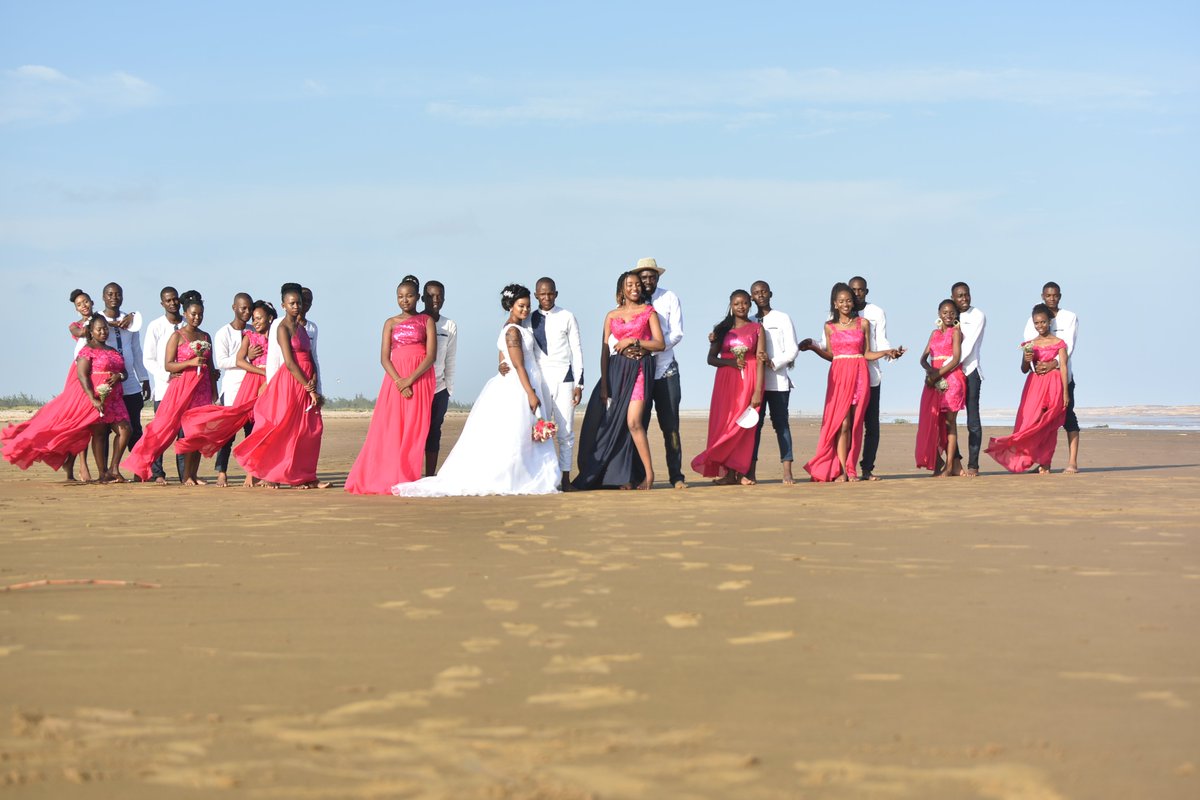 OceanBeach01's tweet photo. Oh, they say when you marry in June you’re a bride all your life,
and the bridegroom who marries in June gets a sweet-heart for a wife.
How many are June brides?
#oceanbeachresort #malindi #junebrides #juneweddings #wednesdaywisdom https://t.co/dV8NgzyDB1