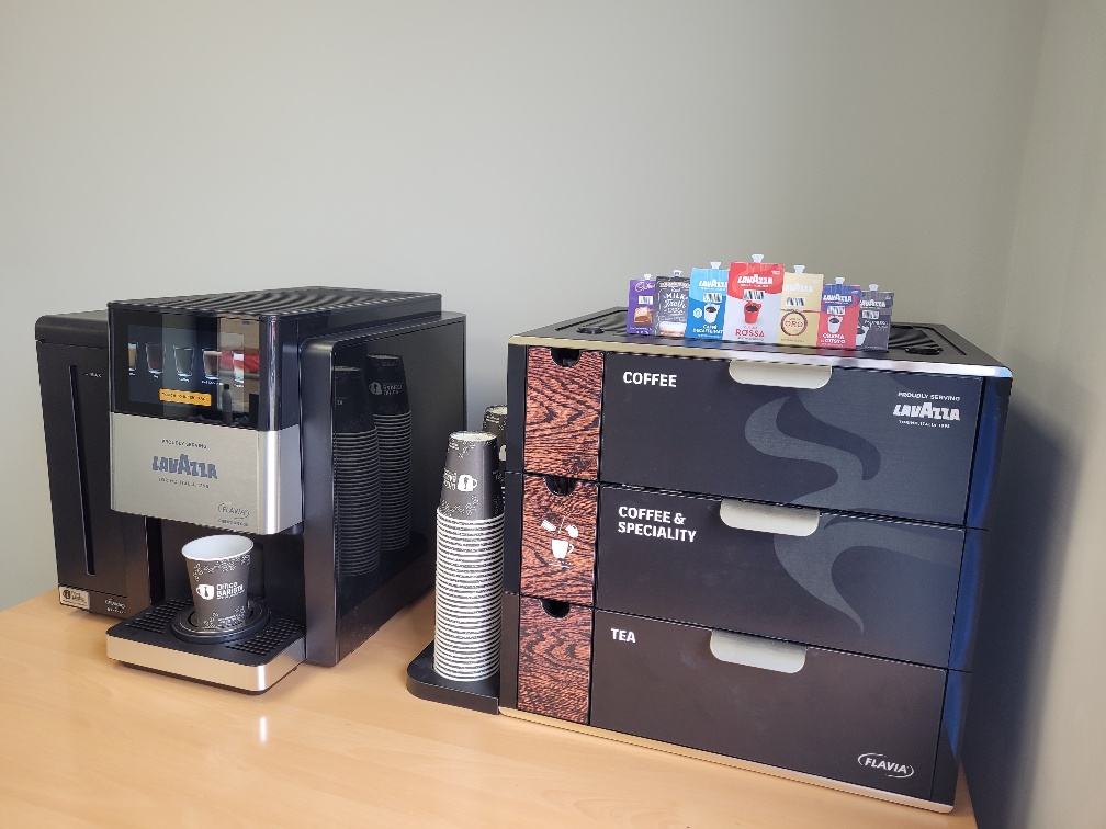 office_barista's tweet photo. We love a well stocked coffee station...full of delicious teas, coffees &amp; hot chocolates that will please everyone! Why not get in touch to find out how we can make over your workplace drinks.

#coffeestation #papercupsandlids #papercoffeecups #papercups 

https://t.co/B2QDkar4TA https://t.co/z81U1JBJvV