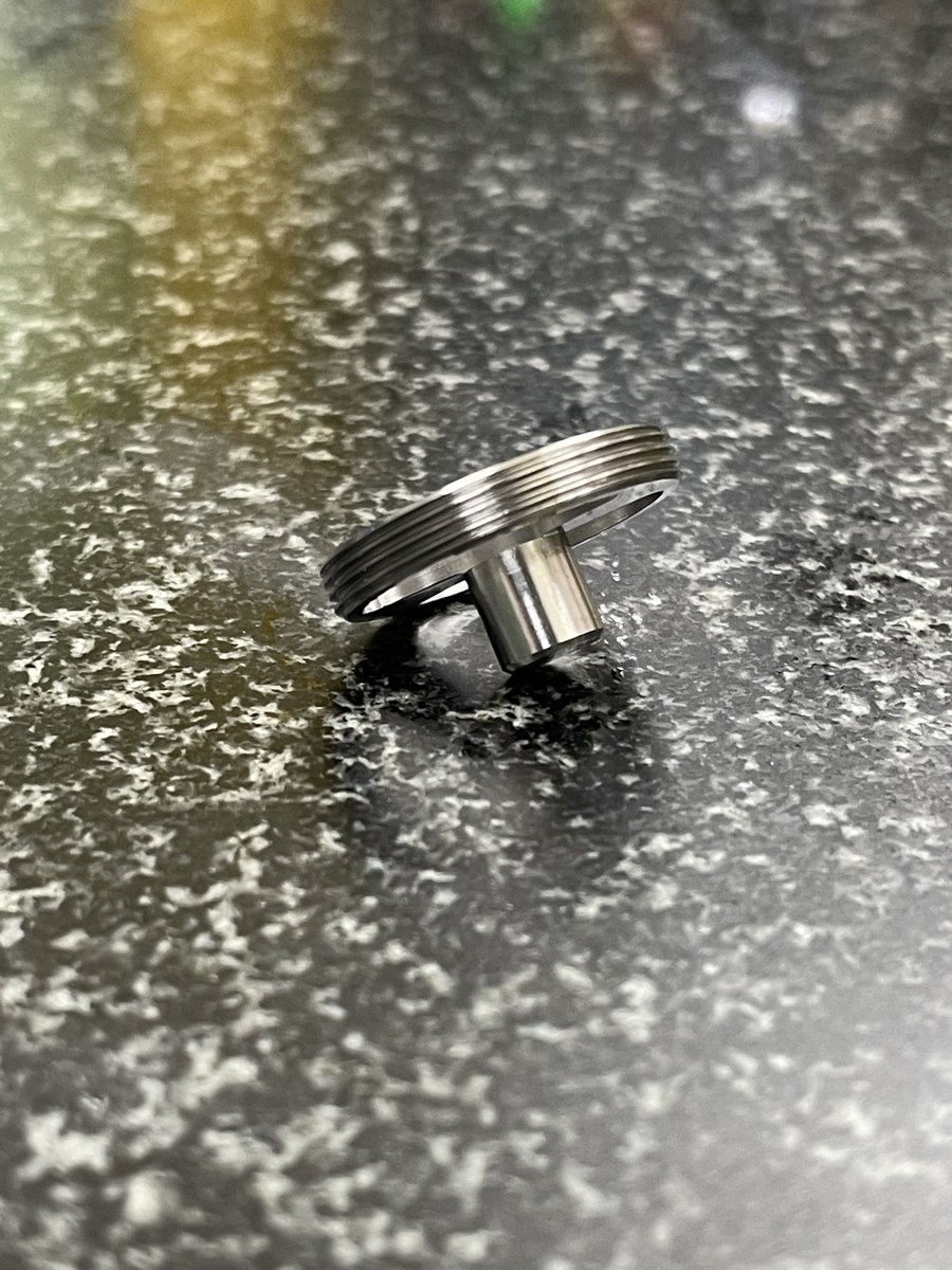 officeedge0603's tweet photo. 今日19時から
Pico フラットバッテリーキャップ
18500バッテリー用を販売します😬

金属高騰により
予定より高くなりました🥺

でもでもクオリティはお墨付き
だって415だもの。

さらに販売数50個のうち1つが
大当たりだよ

ラッキーなあなたに
ティマボタン当たるかも！

https://t.co/DkAgCGXlIT https://t.co/7eeXYWEeVn
