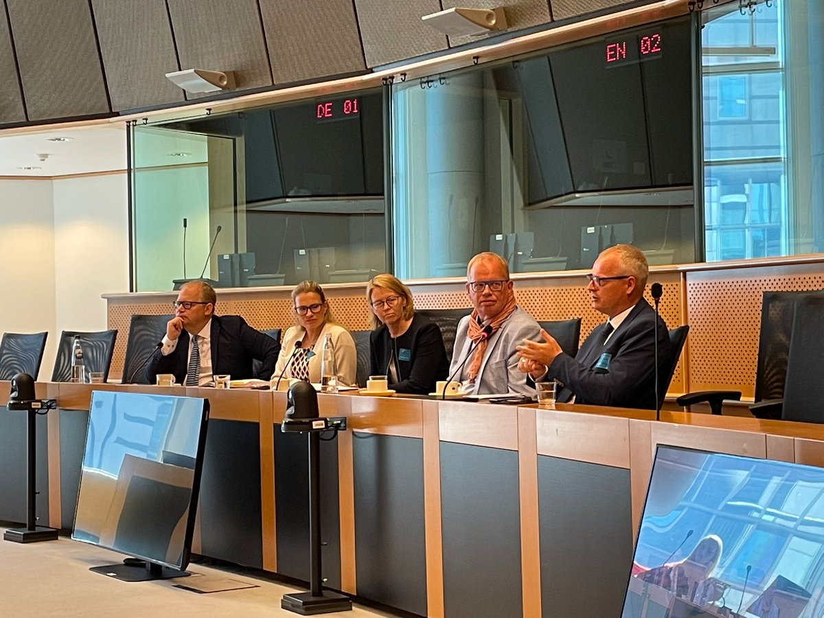 PolarFoundation's tweet photo. Yesterday IPF attended a seminar at the @Europarl_EN . We got interesting insights into #EUgreendeal and the #Arctic as well as Arctic solutions to meet Europe's #energy needs.💡 Many thanks to the organizers! https://t.co/D5al8ppBD9