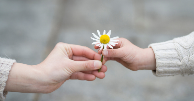 Femmavzw's tweet photo. Op dinsdag 5 juli verdiepen we ons in het begrip 'dankbaarheid'. Zo leren we samen hoe je het kan gebruiken als superpower en ontdek je hoe dankbaarheid je beschermt, je veerkracht voedt en ervoor zorgt dat je dapperder en met meer hoop in het leven staat. Doe je mee?
#eigentijd