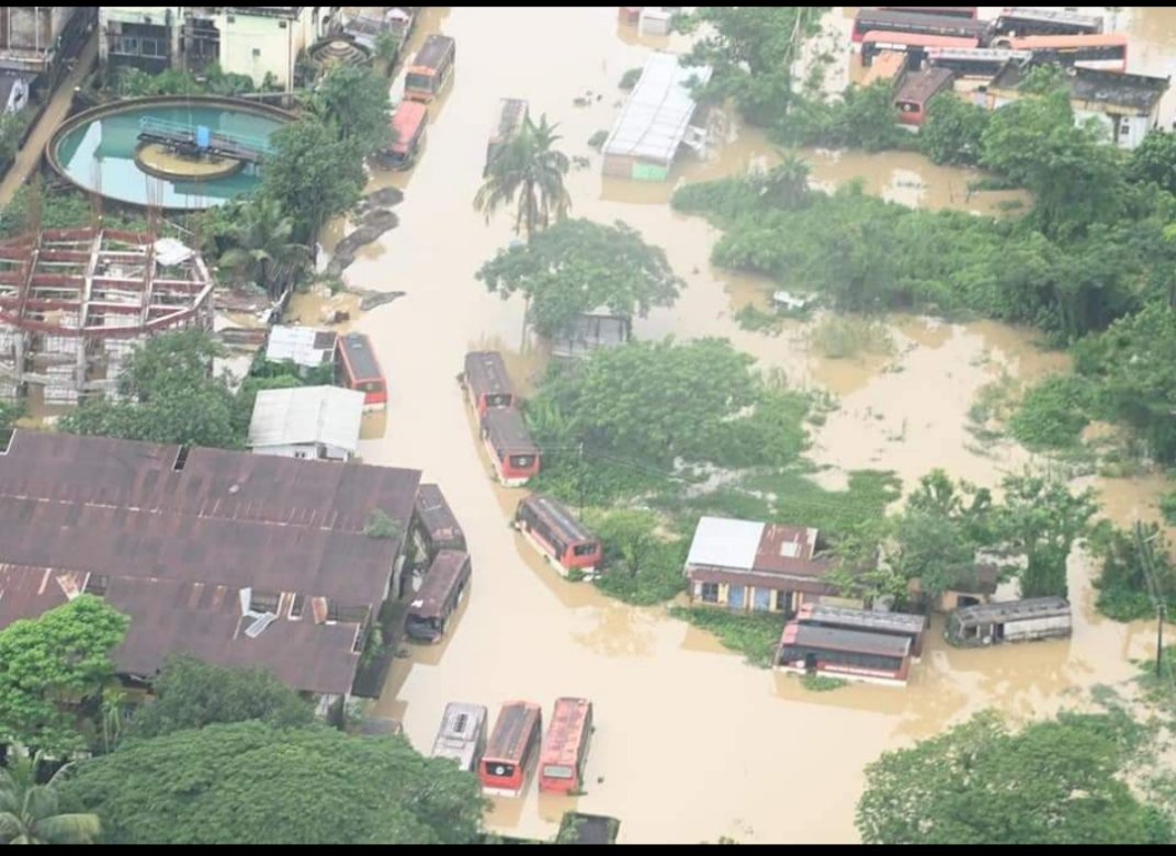 BishalDutta321's tweet photo. Gauhati University must not ignore the current situation of flood.
Take a correct decision, Either Cancel Undergraduate final year examinations or make a alternative way.
#CANCELEXAMS 
#GUAGAINSTEXAMS 
#FloodinAssam
@ranojpeguassam 
@himantabiswa
#Guwahatiuniversity https://t.co/OyWESXvUOH