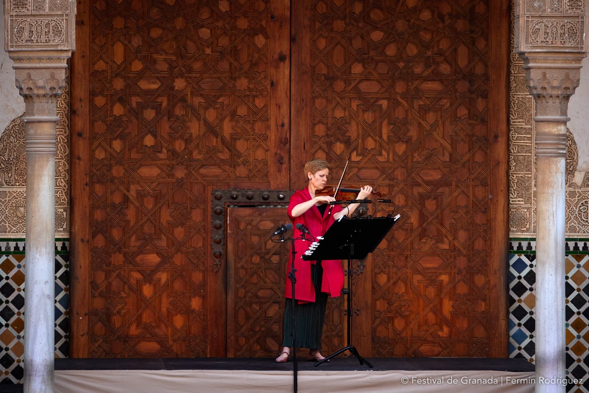 Granada Festival (@festivalgranada) on Twitter photo Un precioso recital donde Isabelle Faust hizo resonar la música de #Bach con la de #Kurtág en el Patio de los Arrayanes.
Una referente de la interpretación clásica de nuestros días.
🤝 Concierto patrocinado por <a href="/Rossellimac/">Rossellimac</a>
#FestivalGranada #Granada #Musica #violin #bach Un precioso recital donde Isabelle Faust hizo resonar la música de #Bach con la de #Kurtág en el Patio de los Arrayanes.
Una referente de la interpretación clásica de nuestros días.
🤝 Concierto patrocinado por <a href="/Rossellimac/">Rossellimac</a>
#FestivalGranada #Granada #Musica #violin #bach