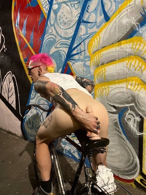 **SEI PRONTO? 😏**Pronto a vedere contenuti VERAMENTE HOT nel suo profilo profilo privato e godere come<a href="/tag/onlyfans"class="tags"><span>#onlyfans</span></a>