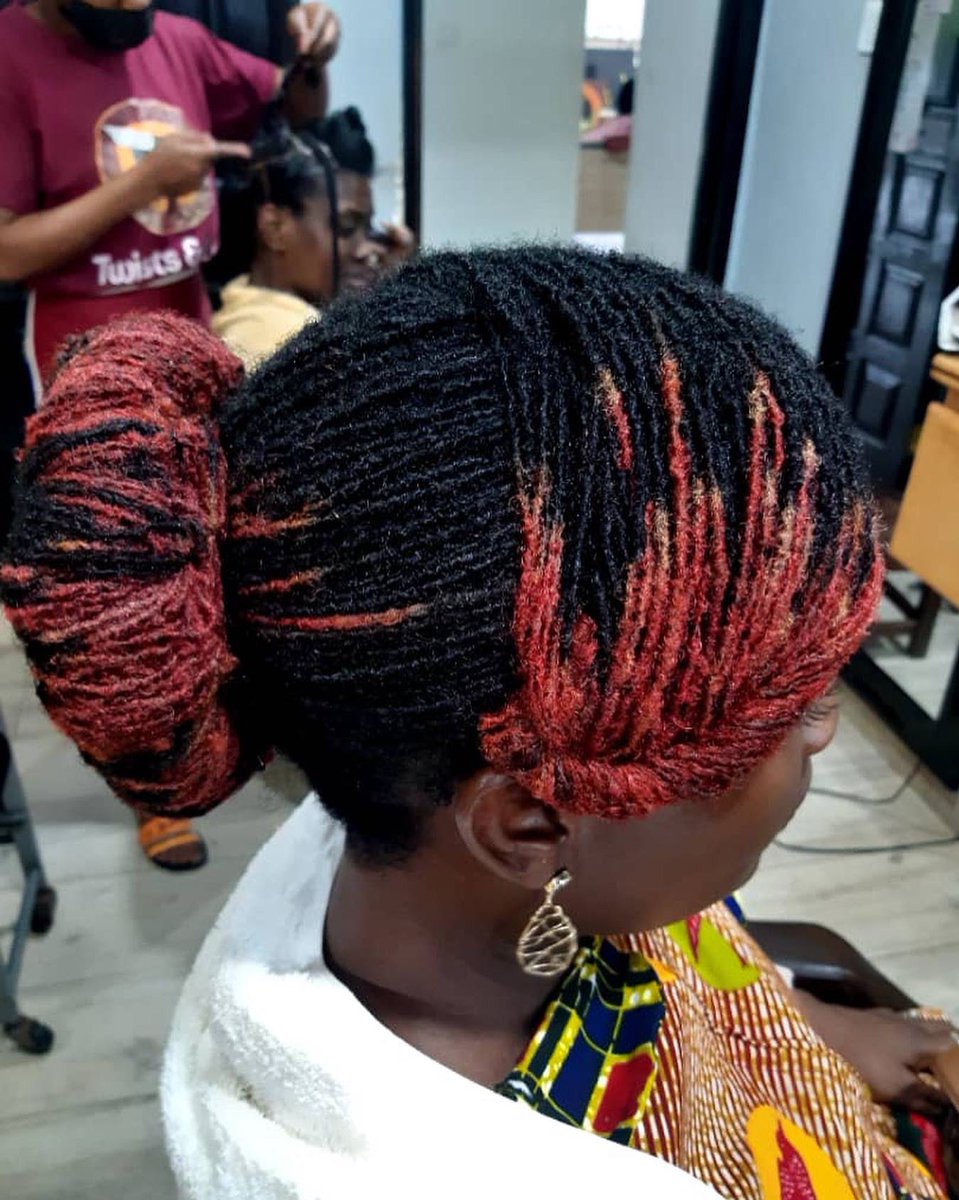 TwistsnLocs's tweet photo. Wash, retighten and style your Locs with us. We've got specialised hairstylists who know how to handle your hair with the best care and attention it needs.

_
#twistsnlocs #naturalhairsalon #salonservice #naturalhairstyle #locstyles #naturalhaircare https://t.co/IzZfqM5tbC