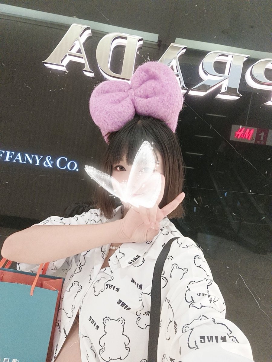 可愛的外表~~
外套裡面...
呵呵 https://t.co/uDGKe2efUO