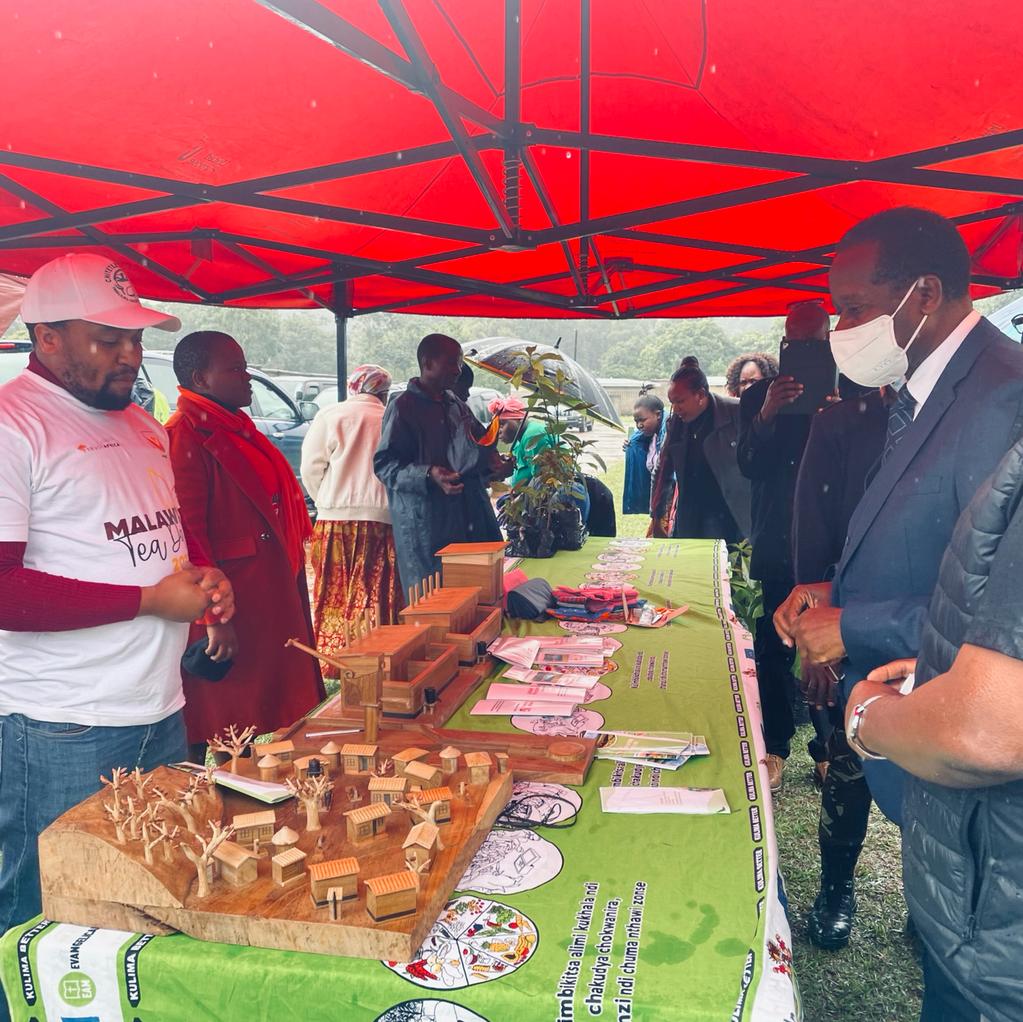 Our #RECLAIMSustainaibility team has been busy over the past week training smallholders in Sierra Leone &amp; Cote d’Ivoire in advocacy skills for #fairtrade in cocoa &amp; palm oil industry &amp; in #Malawi Commemorating Tea Day with smallholder tea growers &amp; the Minister of Industry.