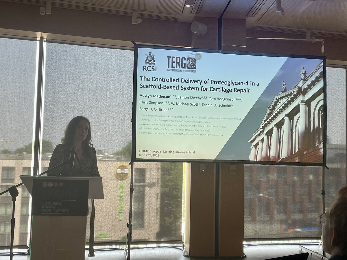 jmsadowska's tweet photo. Time for a rockstar and #MSCA postdoctoral fellow @AustynMatheson who delivers her talk on the delivery of PRG4 using scaffold-based system to improve the biolubrication of cartilage tissue @TermisEU2022 @TissueEngDublin https://t.co/k54pESvkYN