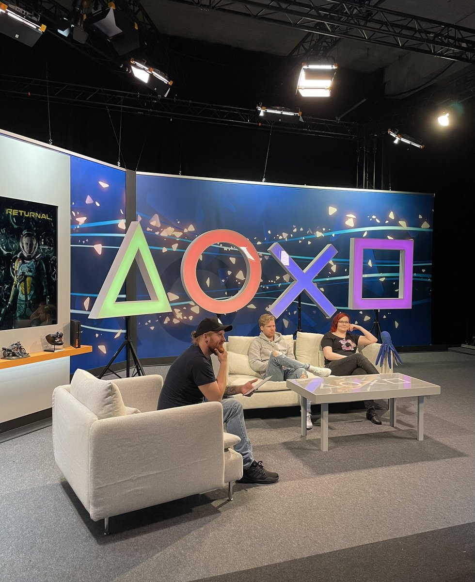 marttilahtela's tweet photo. Shooting episode 6 of #L2R2 and playing Returnal, BAFTA Game of the Year, created by the Finnish studio @housemarque
@PlayStation https://t.co/wrN6nIuMWW