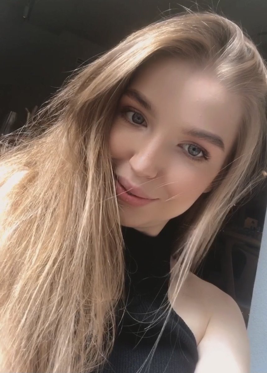 Hi 👋🏼 I haven't been here in a while. Decided to come back. Missed you. How are you guys doing?