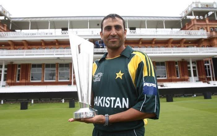 Shoaib_Jatt's tweet photo. جونیئر لیگ : پاکستان کو T20 ورلڈکپ جتوانے والے @YounusK75 آئیکون نہیں ہونگے، 

ویسے @realshoaibmalik آئیکون پلیئر ہونگے لیکن کس پرفارمنس پر ؟؟؟؟ https://t.co/3gBCpb2aUe