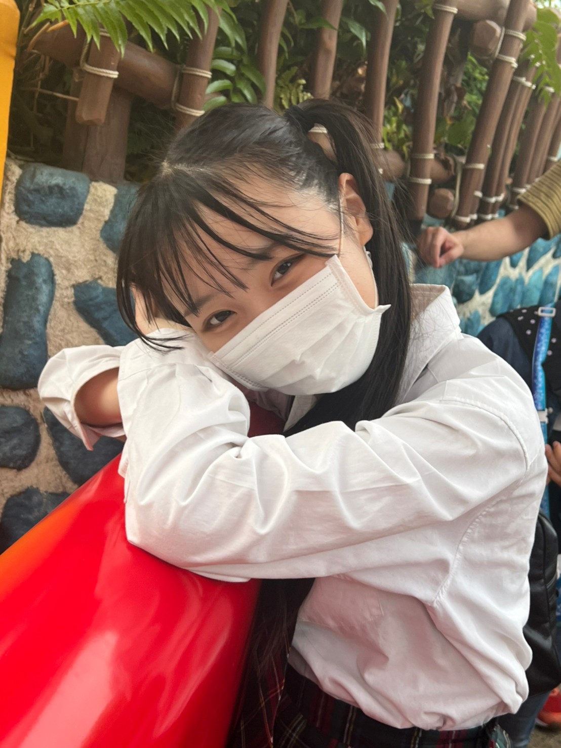内藤穂之香 眠くてメイク全然してなくて 赤ちゃん呼ばわりされた制服ディズニーです Gt Lt ずーっと眠そうにしてるか暴れるかだったからまともな写真がなああああい ないとーがいないとー T Co 3egyiar4x8 Twitter