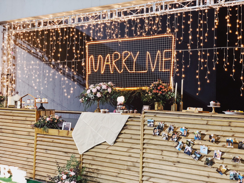 Build up a romantic atmosphere with Koopower fairy lights for the special moment of a lifetime. #koopower #marryme #fairylight #fairylights #romantic #love