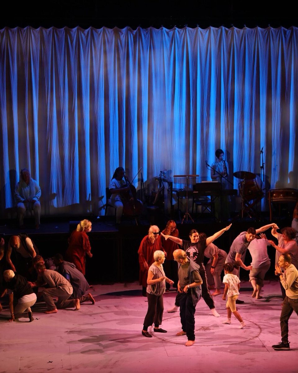 Today is the day! Check out this behind the scenes shot from our tech run yesterday - ready for a dress run this afternoon and then the premiere of ONE WORLD at 7:30pm TONIGHT! Tickets still available here: 
lyric.co.uk/shows/amicis-o…