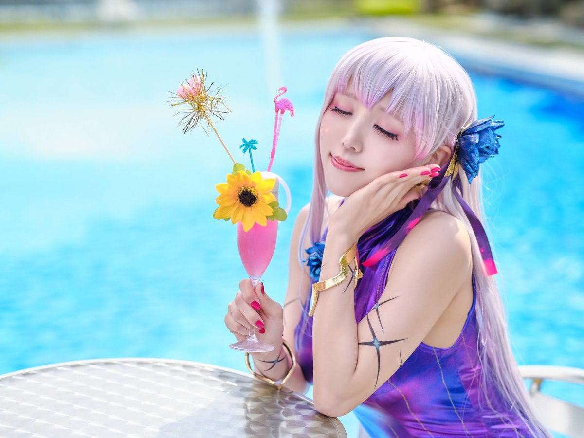 夜見れな パーカー 水着衣装モデル にじさんじ 夜見れな 水着衣装モデル パーカー - メルカリ