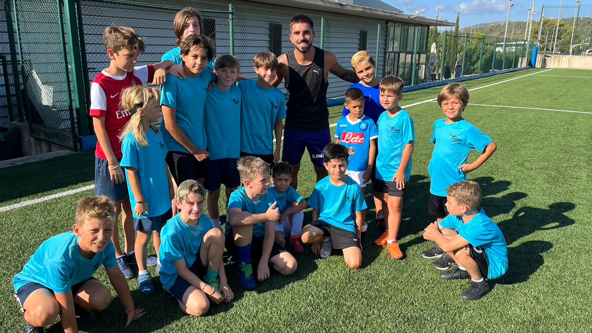 Algunos de los niños del campos de verano 2022 con Monchu (Valladolid) MENUDA SORPRESA 👏🏻