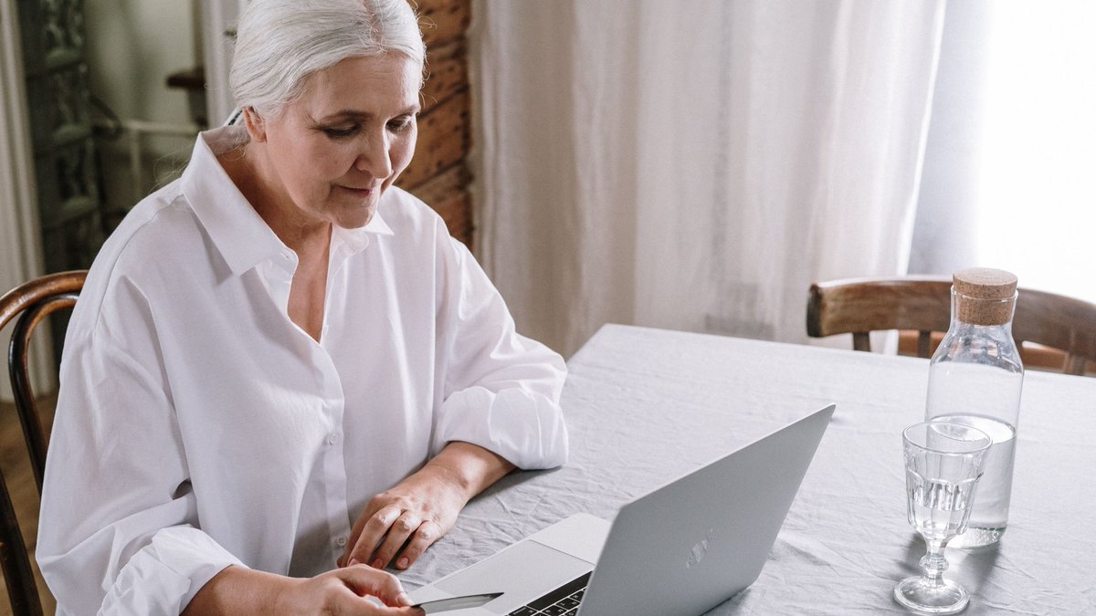 Have you seen our digital library? 

We've been working closely with leading clinicians and professionals to create bitesize series on diagnosis, treatment and living with the disease. 

Watch more here: roycastle.org/lung-cancer-co…