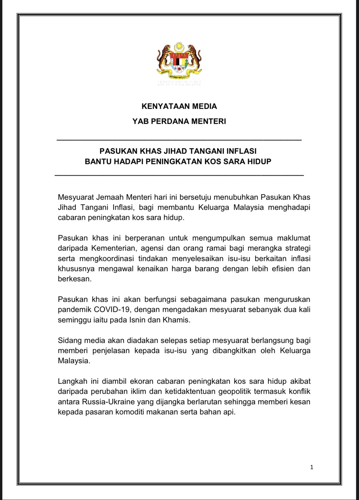Tiga Orang Pegawai Majlis Mesyuarat Kerajaan Negeri