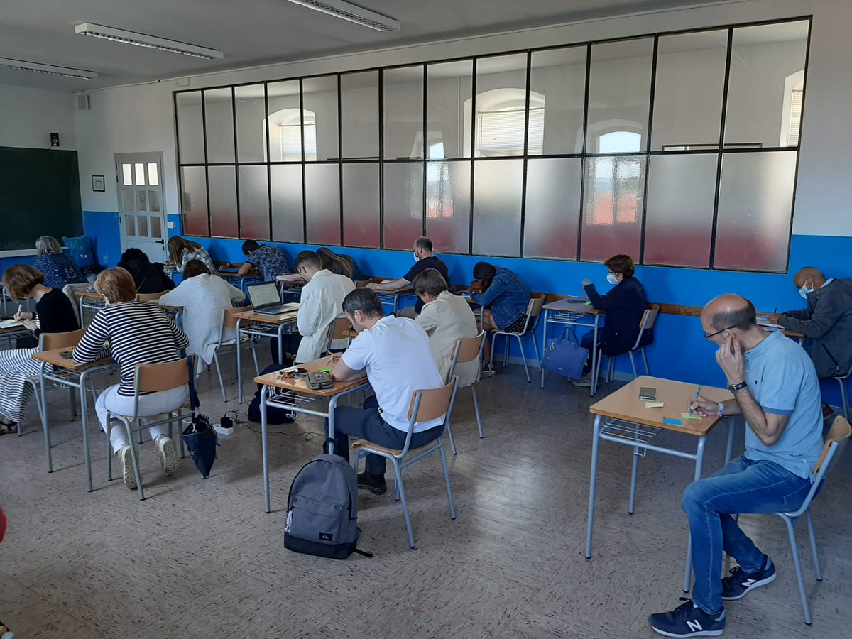 SSCCMiranda's tweet photo. Hoy, los profesores del colegio hemos tenido la sesión de fin de curso sobre la Evaluación Formativa.
#micolesscc https://t.co/vKlrm66OO7