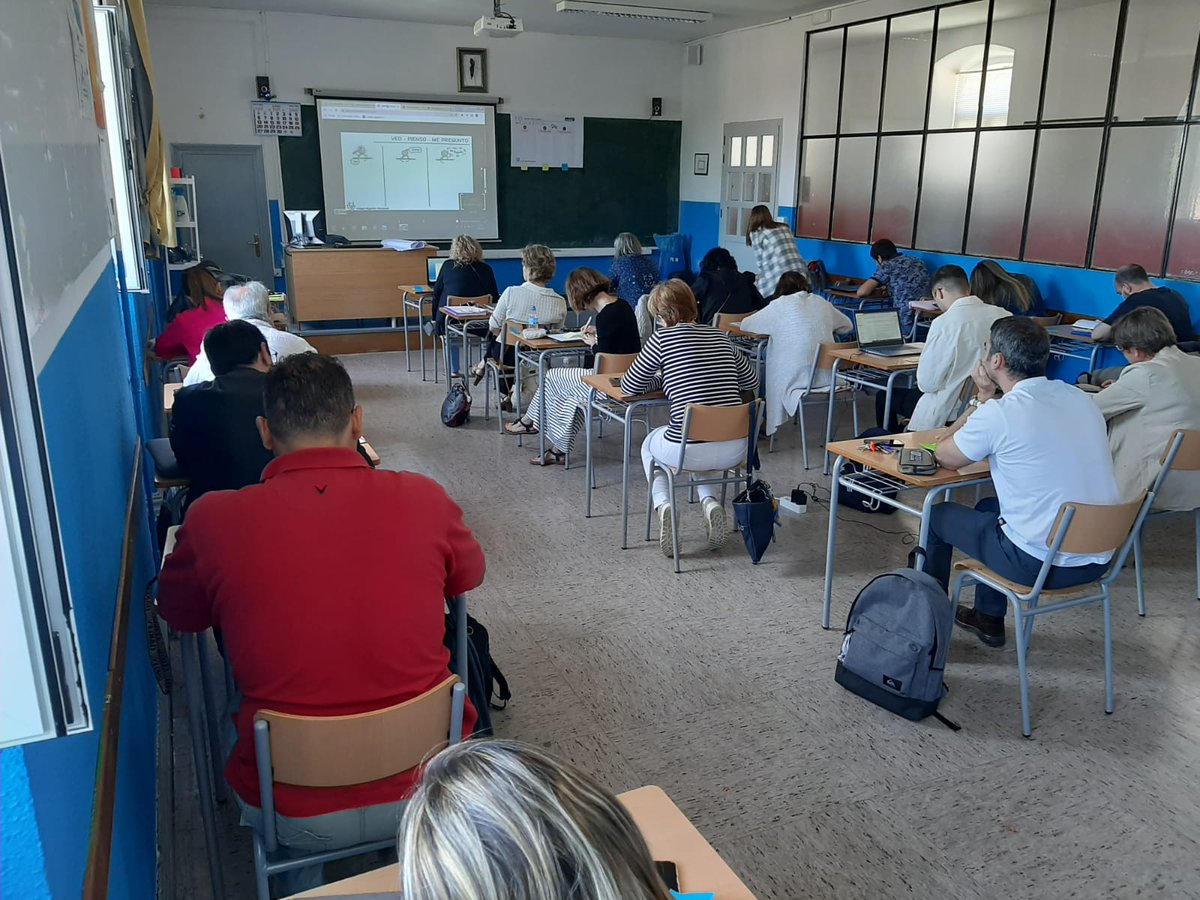 SSCCMiranda's tweet photo. Hoy, los profesores del colegio hemos tenido la sesión de fin de curso sobre la Evaluación Formativa.
#micolesscc https://t.co/vKlrm66OO7