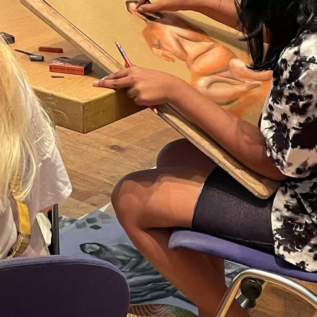 art_beal's tweet photo. Our dedicated year 12 art group had a wonderfully creative day at the beautiful @WallaceMuseum. They were also lucky enough to take part in a life drawing workshop, studying in charcoal and oil pastel. A fantastic opportunity to hone their portraiture and observational skills ✨ https://t.co/xZdRGNP2Jb