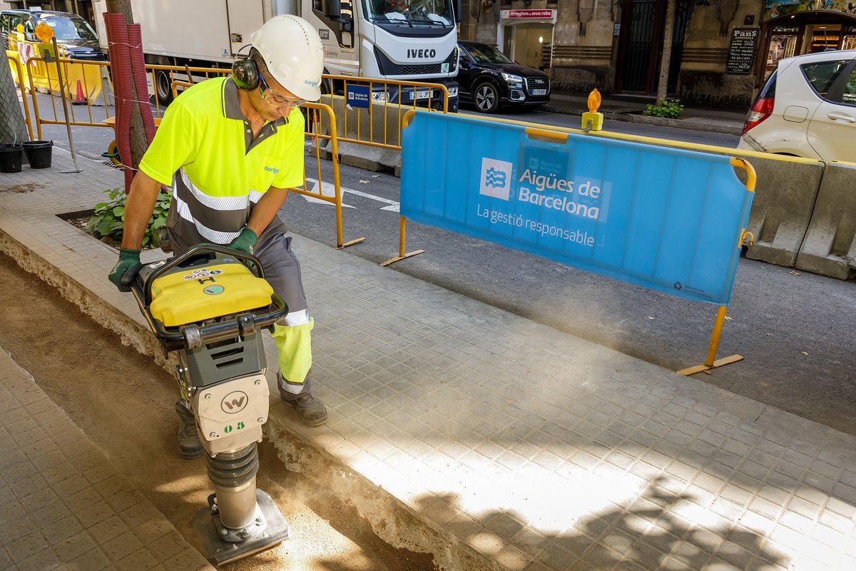 🔌Posem en marxa l'utilització de maquinària elèctrica Zero Emissions en les obres.

Una millora en termes d'emissions🌬️ i contaminació acústica🎧.

Un pas important cap a una Barcelona més verda i sostenible 🌱

aiguesdebarcelona.cat/ca/web/ab-corp…