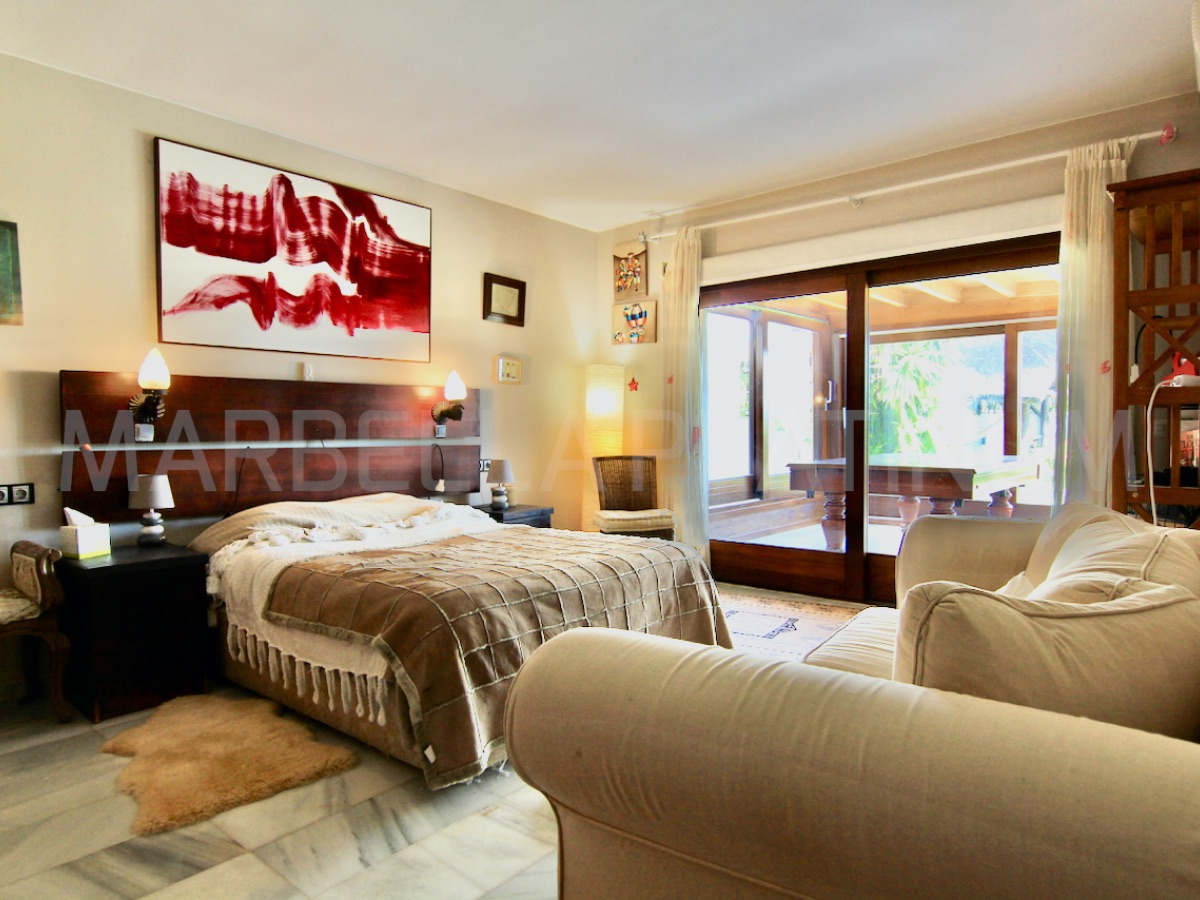 MarbellaPlatin1's tweet photo. Special villa in Las Brisas, Marbella Golf Valley - €2,750,000
More info? Follow https://t.co/XXiWs1DCA6 or send us a PM.
#realestate #luxury #luxuryrealestate #forsale #villa #Marbella #Spain #MarbellaPlatinum #Golfproperty #luxuryproperty #luxuryvilla #golflover https://t.co/PfnFLqL6D8
