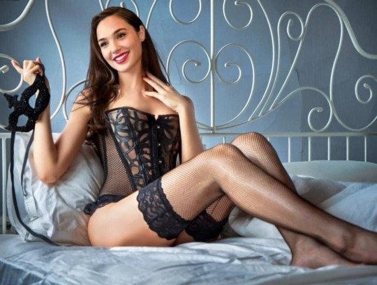PutaLocuraXXX's tweet photo. Gal Gadot https://t.co/jh8wDgO3rJ