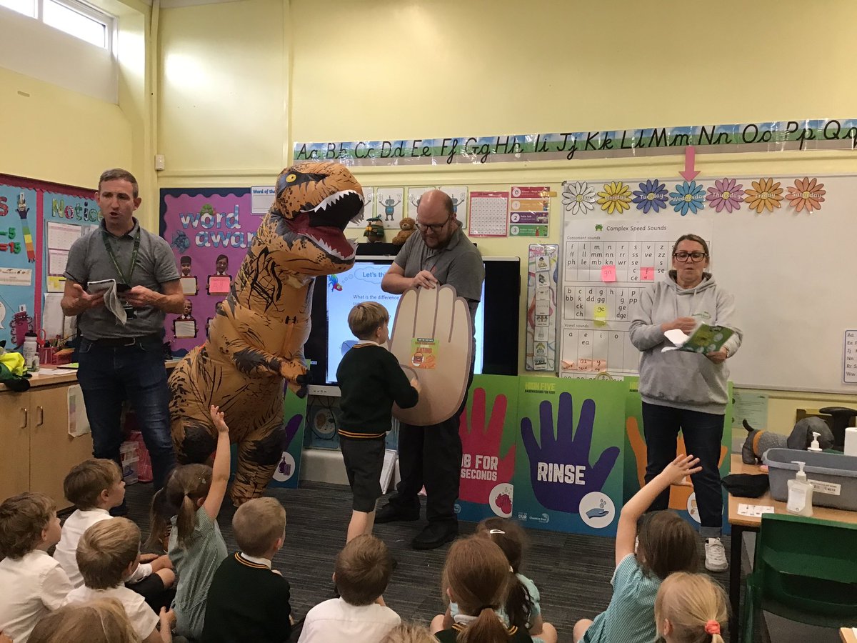 laceygreenpa's tweet image. 1S have been learning all about hand hygiene! #LGPAScience