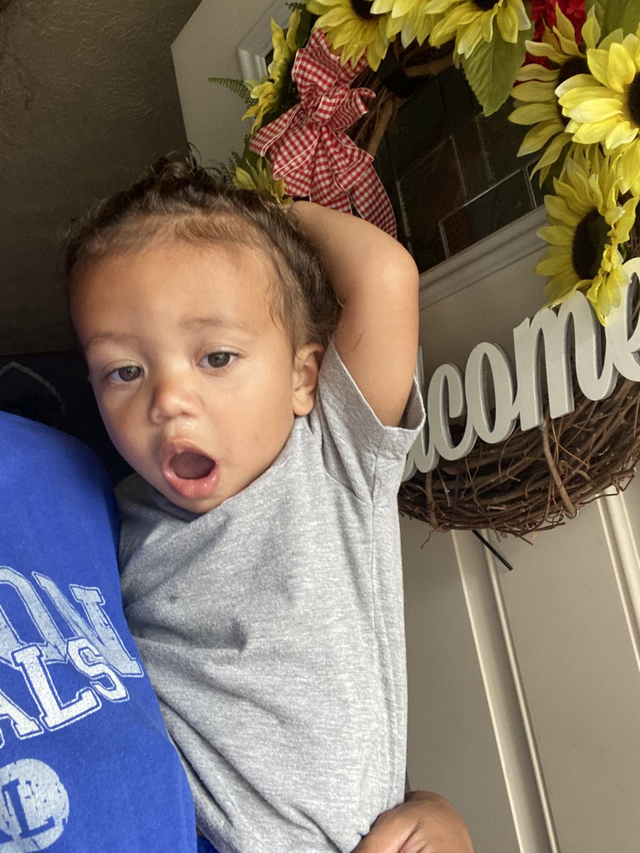 kenzzgreene's tweet photo. When he realizes mom put his hair in a man bun😭 https://t.co/nnIZqIqtKQ