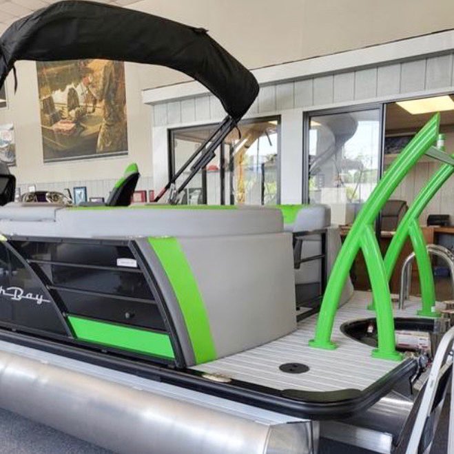 USAMarineInc1's tweet photo. Is green your color??? 🍀🍀🍀
Brand new 2022 South Bay 523RS 3.0

#pontoon #boat #boats https://t.co/UtrLPRB57u