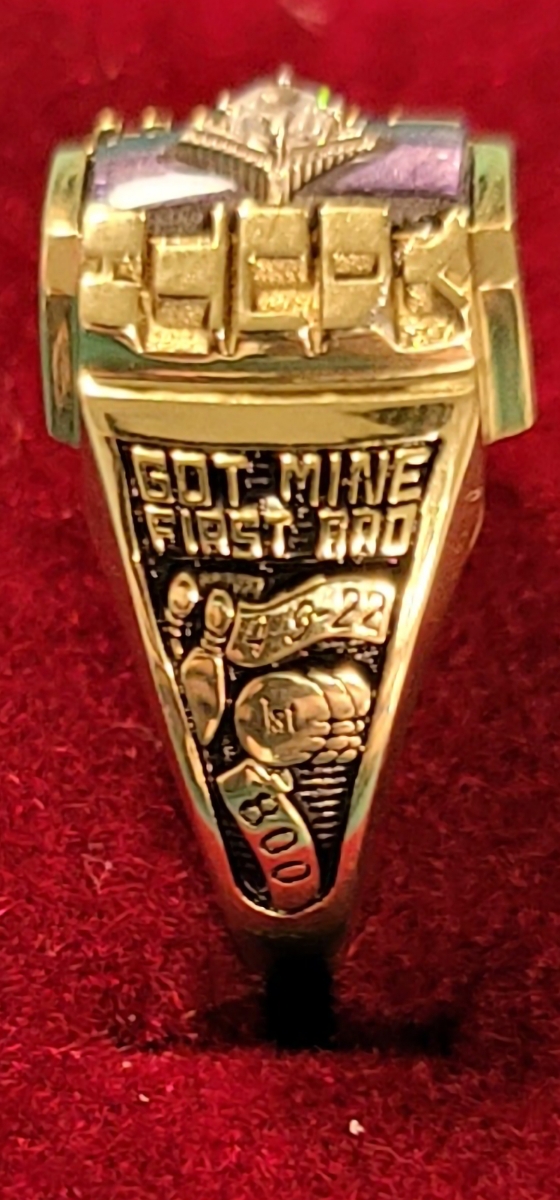 SiouxFallsUSBC's tweet photo. Emaly Kruse rolled a great 826 series on April 9th 2022 and was presented her USBC 800 ring award Tuesday night at Sport Bowl before the PBA Experience league. Congratulations Emaly!
Presenter: SFRUSBC President Jason Rowe
#SDBowling
#GoBowling
#AFutureForTheSport
#YouthBowling https://t.co/59Prw5hD1g