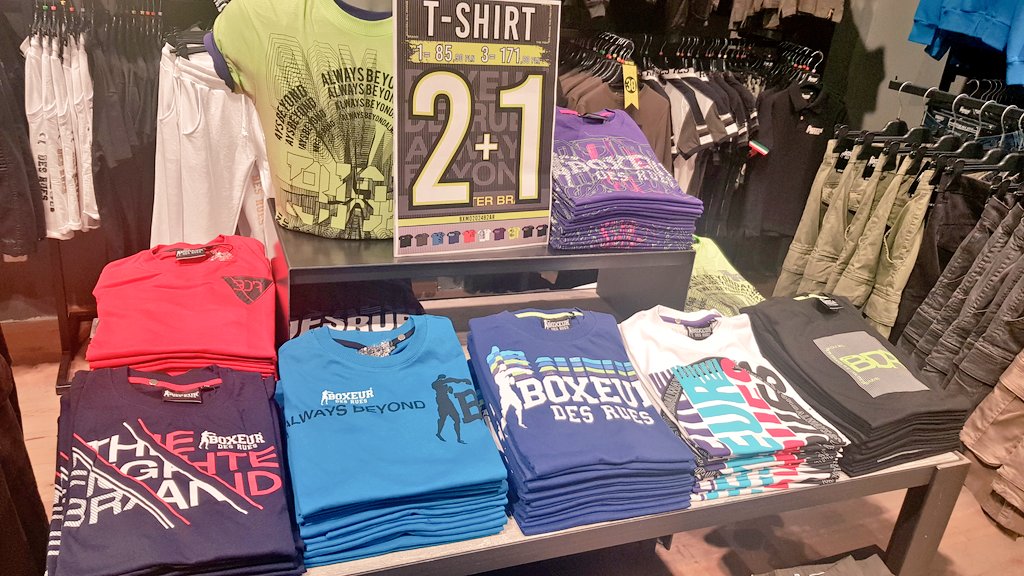 RingBlogpl's tweet photo. W #BoxeurDesRues promka % na t-shirty. Trzeci za 1 zł. To wziąłem :) https://t.co/L69IpQkpEq