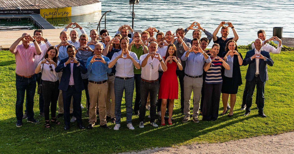 SiemensMobility's tweet photo. We have big news about the future of @yunextraffic: we successfully completed the sale of Yunex Traffic to Atlantia.
We are excited for #TeamYunexTraffic and for the future that lies ahead. We wish you all the best! 
Read more ⤵️ #movingbeyond