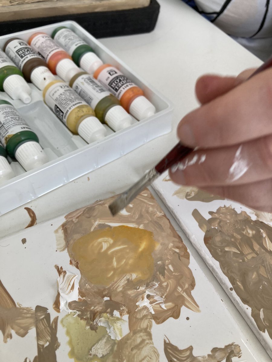 KarenBrackenri3's tweet photo. Conserving our Digital Replicas @McrMuseum DR Volunteer Mickaela and Work Skills Student Nabeel….Colour matching/Age shading 🤩👍 #CollectionsRUs activities https://t.co/8XUCpC5MNy