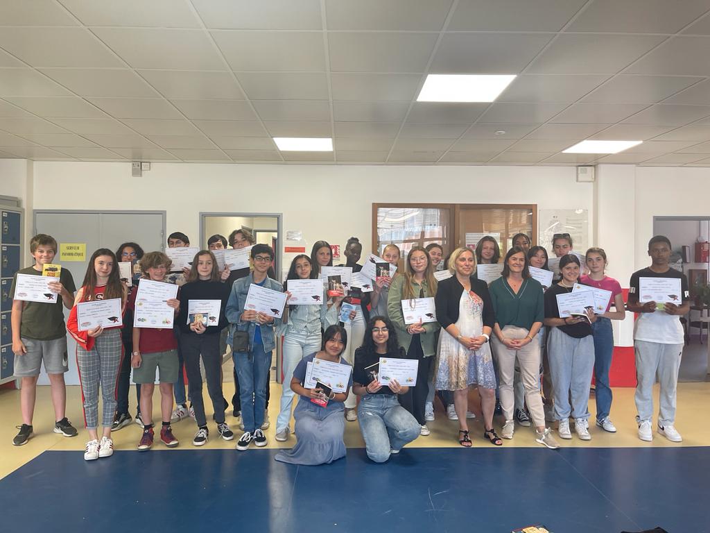 Collège des Bourgognes Chantilly tweet media