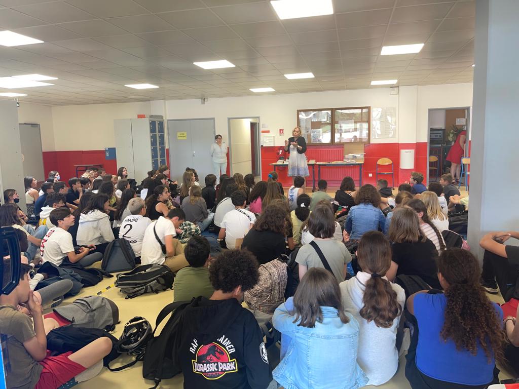 Collège des Bourgognes Chantilly tweet media