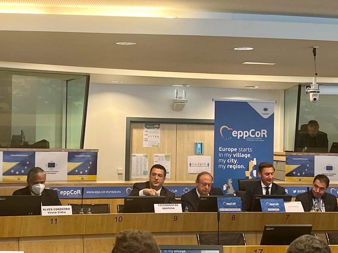 Malina Edreva (@edrevam) on Twitter photo Une vraie leçon de démocratie européenne-le Président <a href="/CoR_President/">Kata Tüttő</a> fait tourner la présidence à Alves Cordeiro/PES, invité en tant qu'invité spécial à la réunion du groupe politique PPE.Les vrais dirigeants démontrent les valeurs européennes de la démocratie-respect Une vraie leçon de démocratie européenne-le Président <a href="/CoR_President/">Kata Tüttő</a> fait tourner la présidence à Alves Cordeiro/PES, invité en tant qu'invité spécial à la réunion du groupe politique PPE.Les vrais dirigeants démontrent les valeurs européennes de la démocratie-respect