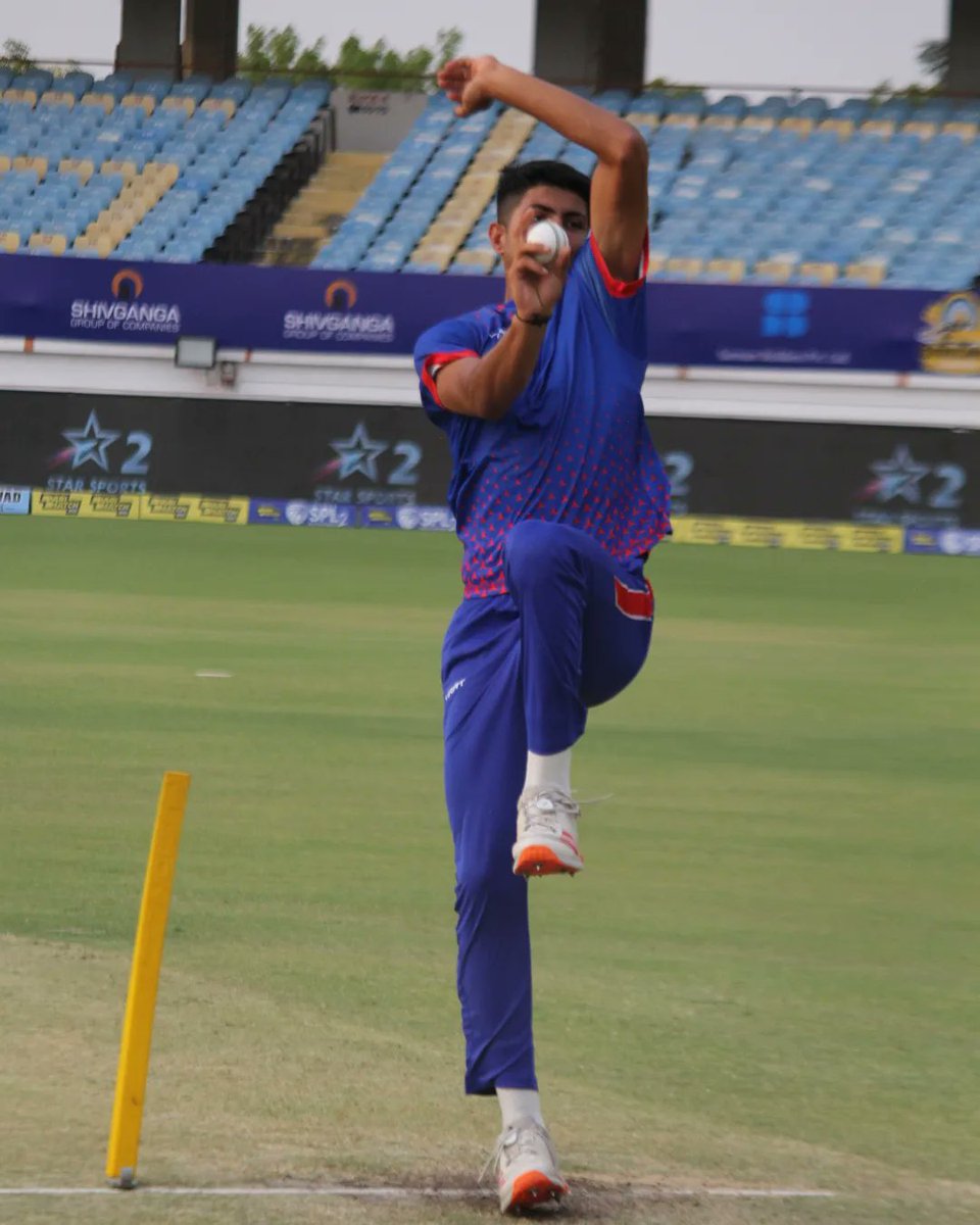 Spl2020League's tweet photo. Practise makes everything perfect -Practise sessions before the match !!

@saucricket @ParimatchN @global_publicity @StarSportsIndia @KutchWarriors @spl.sorathlions @TeamGohilwad @Zalawad_Royals @halar_heroesofficial @VUSportOfficial @Levelup_11 https://t.co/jl76VQv5RU