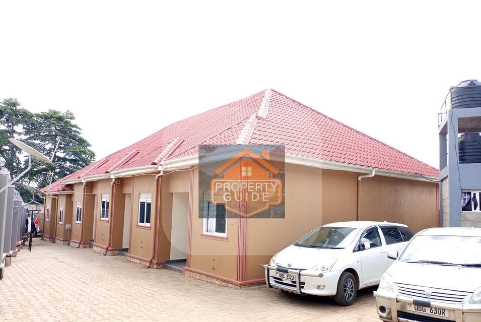 PropertyGuideUg's tweet photo. #6Rental Units #ForSale in Kyanja at @380m with ample parking space and Seated on 15 decimals Earning 3.6M per month,Ready approved land tittle located in the well organized neighborhood  #houseforsale Call/#WhatsApp 256780475699 +256708609744 #housingmarketexpert #Nairobi #Kenya https://t.co/XuwCKiAFUZ