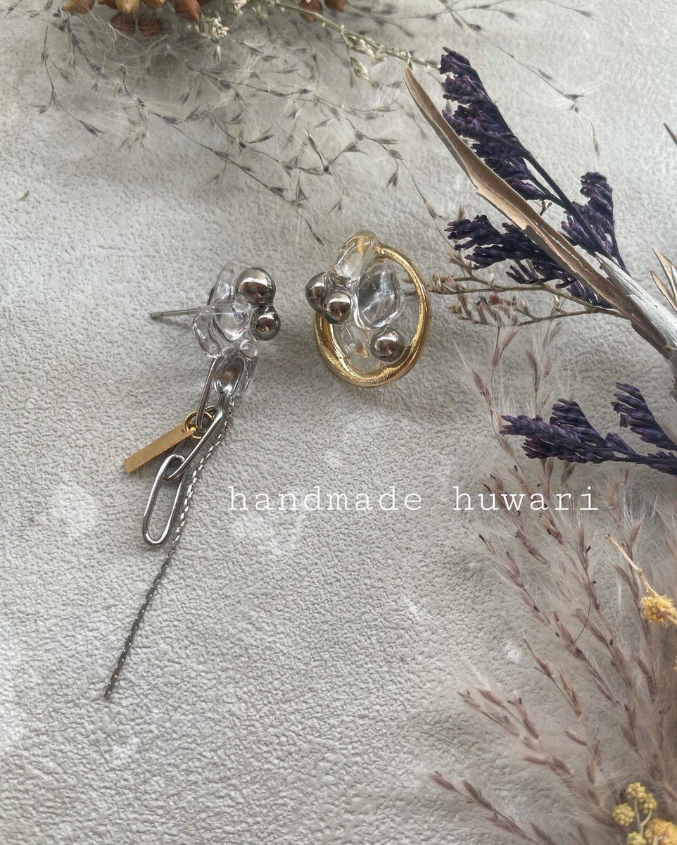HuwariHandmade's tweet photo. ニュアンスピアス(*´ `*)
水晶をメインに作ったアシンメトリーピアスです☺️✨

アシンメトリーが可愛い･:*+.

minneで販売中です✴︎
https://t.co/nlG6olBl0J https://t.co/bBPmGOKD1P