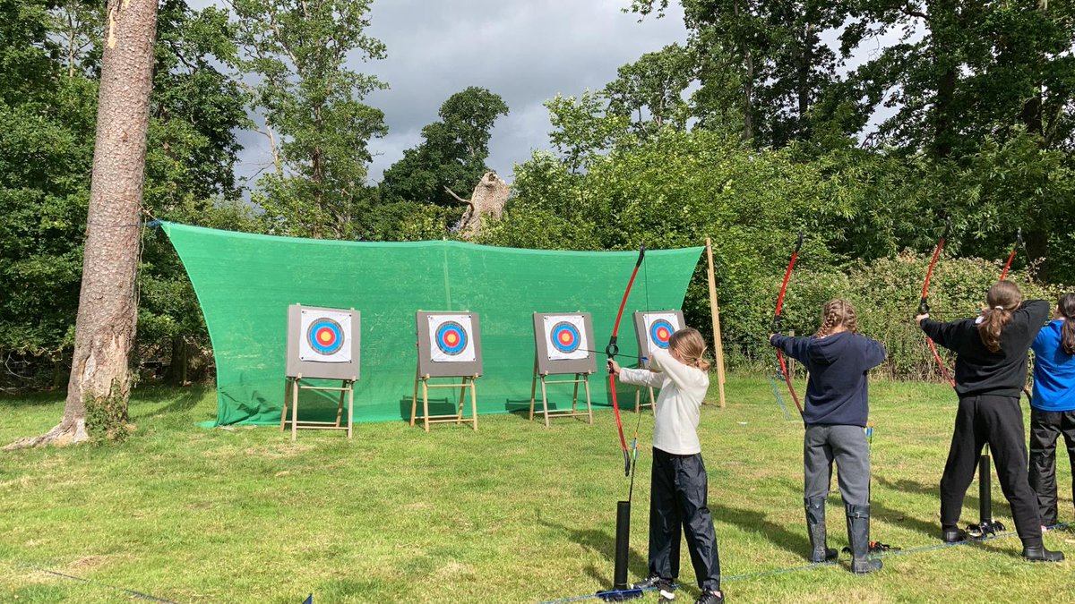 Francis Holland tweet media